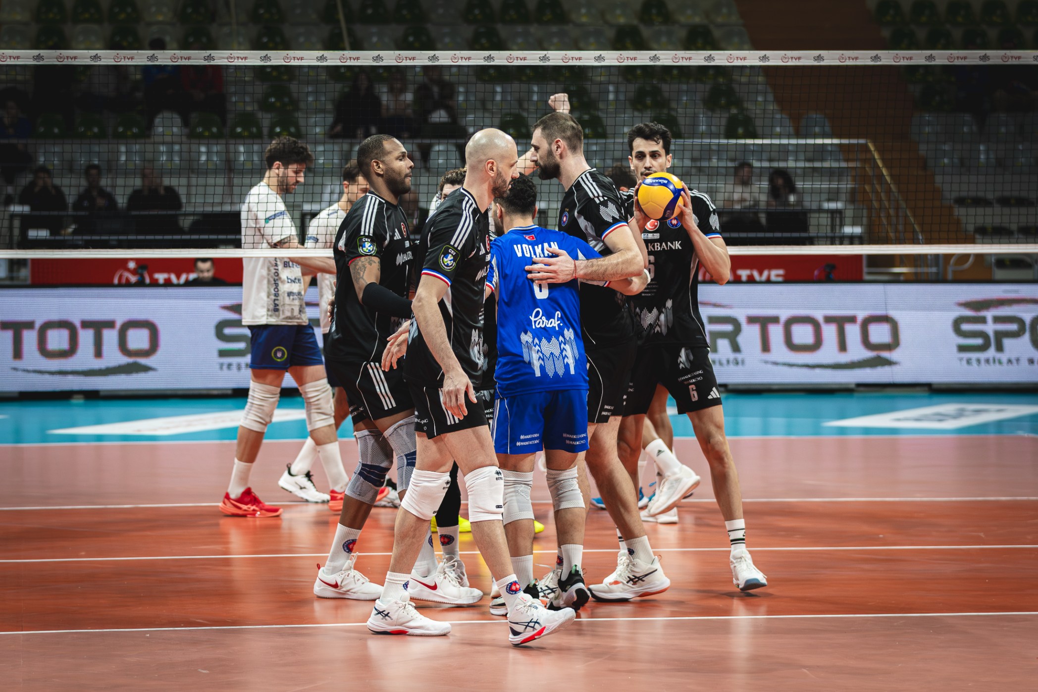 Bursa Büyükşehir BLD.Spor: 1  - Halkbank : 3