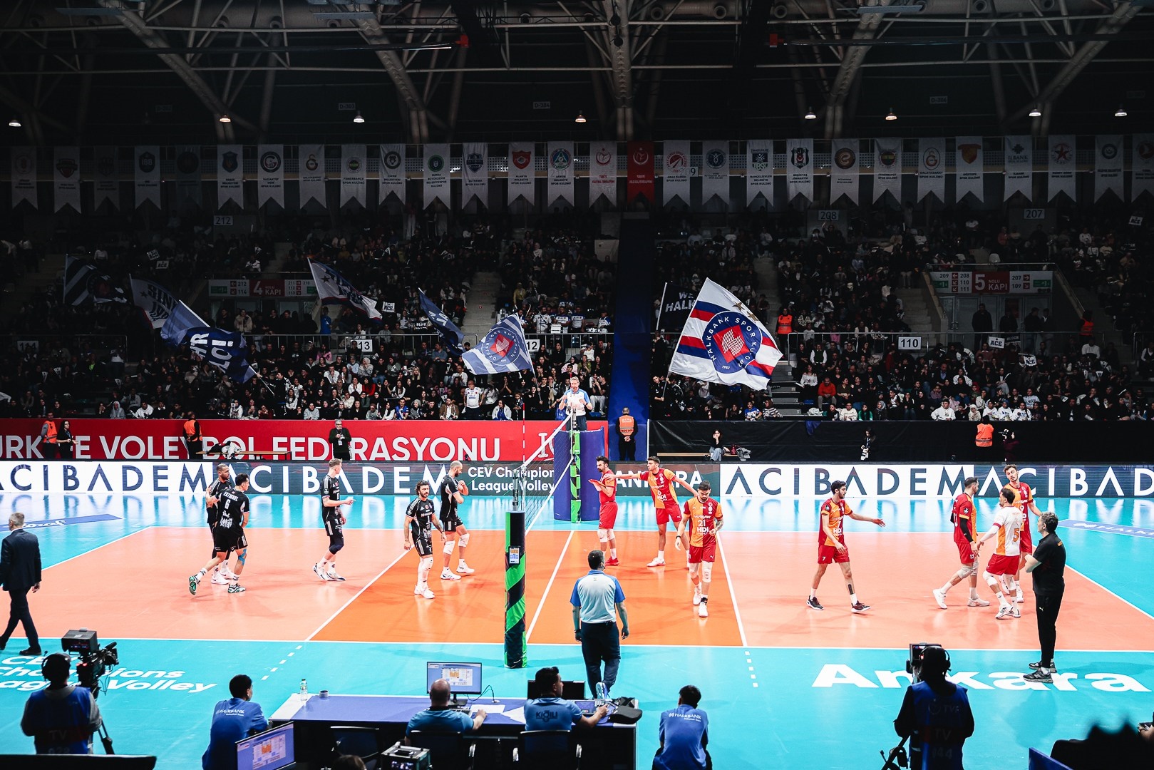 CEV Şampiyonlar Ligi’nde Anlamlı An: Halkbank’tan Görme Engelliler Haftası Mesajı