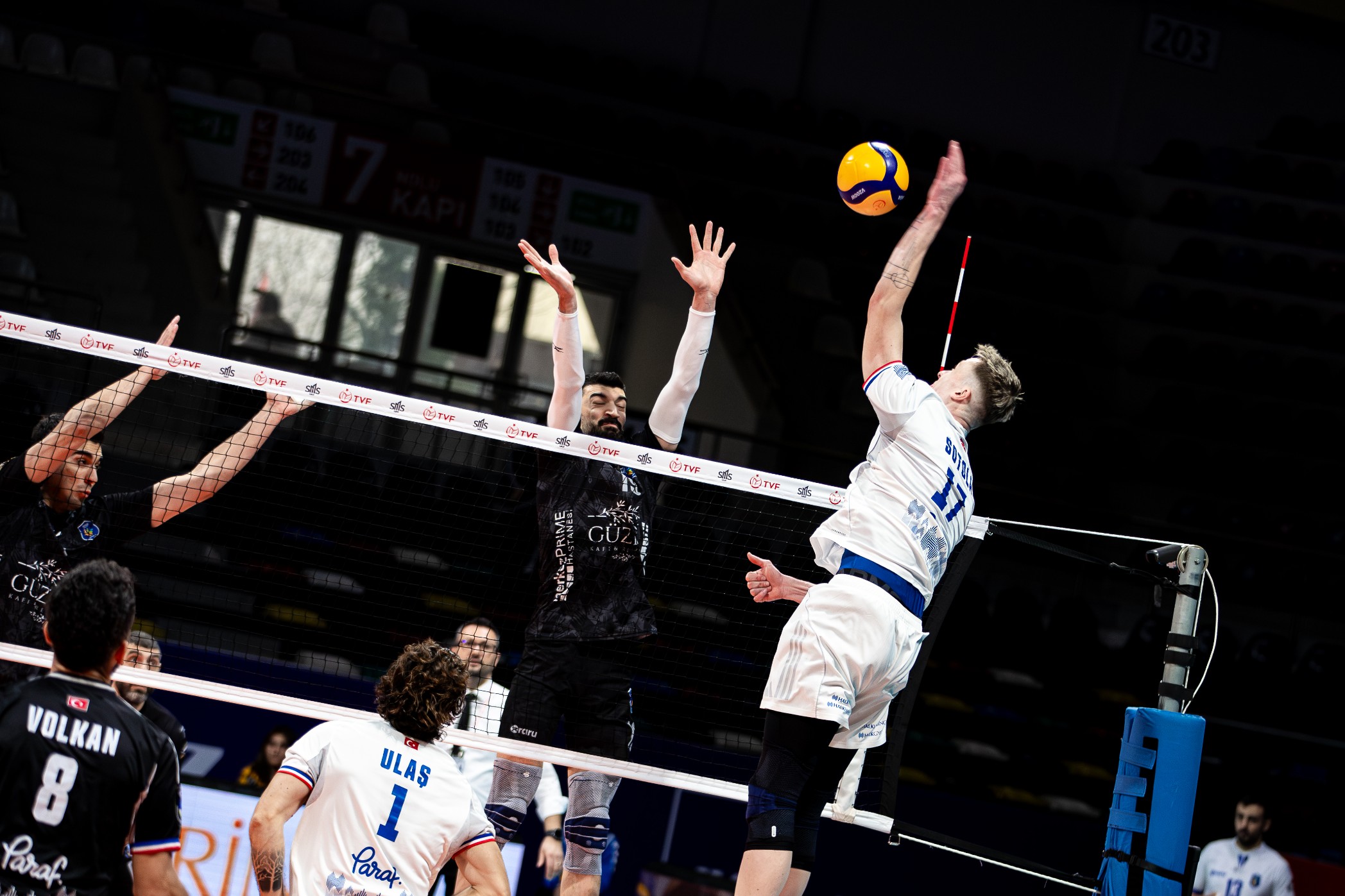 Halkbank: 3 - Gebze Belediyespor: 0