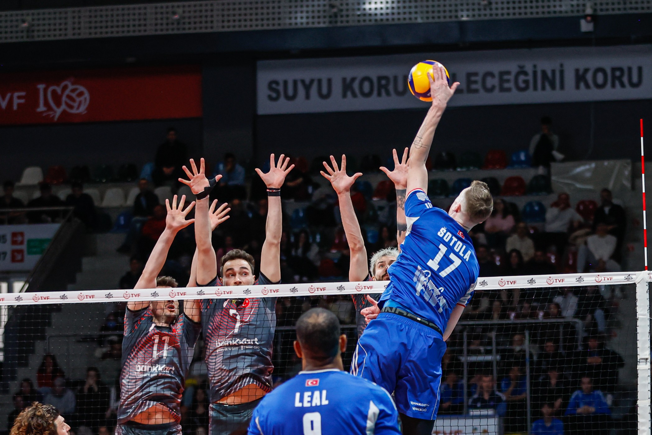 Halkbank : 1 - Ziraat Bankkart : 3